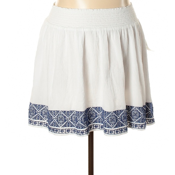 Old Navy Dresses & Skirts - White and blue skirt